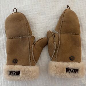 UGG mittens